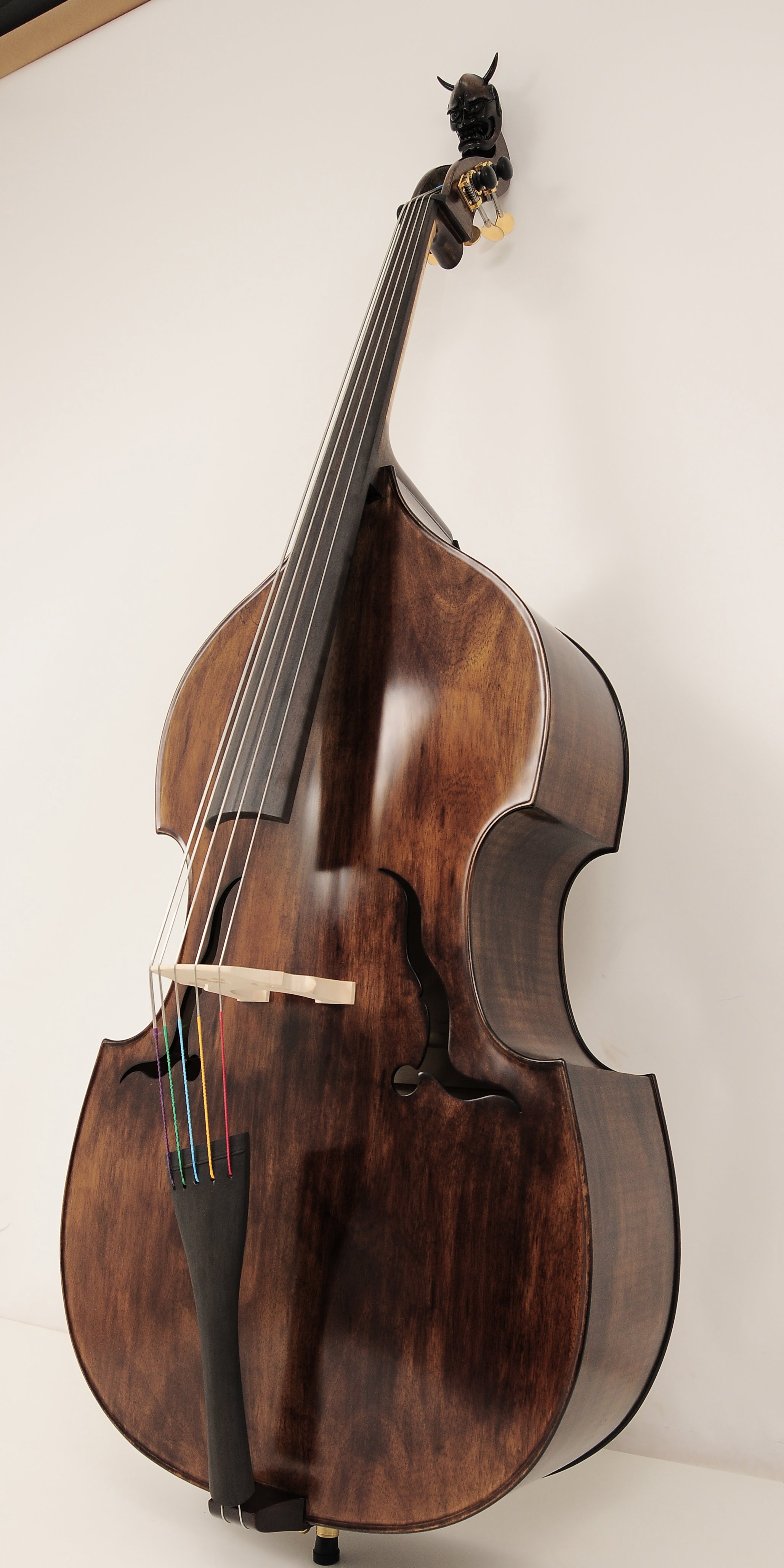 Cello modelo Montagnana - Frente